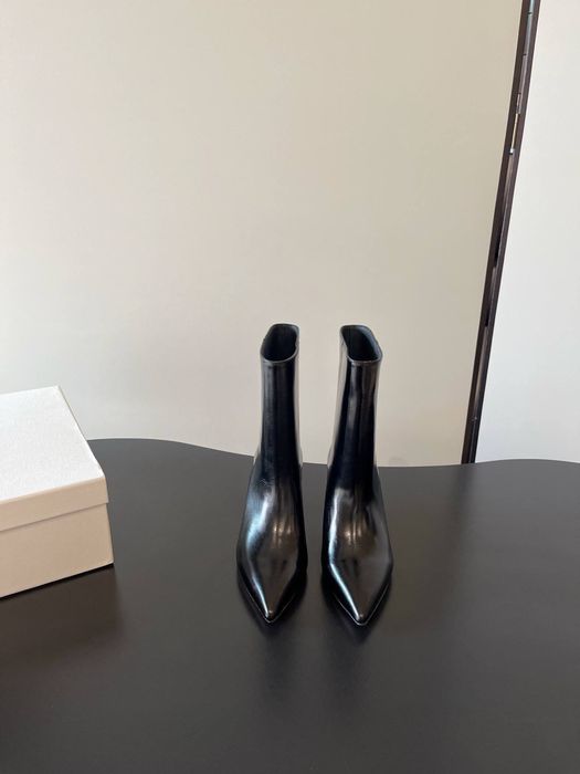 Чоботи, різні моделі сапоги/ботинки