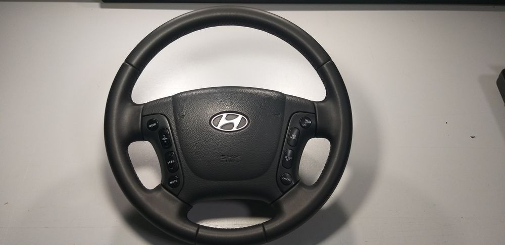 Руль Hundai Santafe 2008 перетянутый
