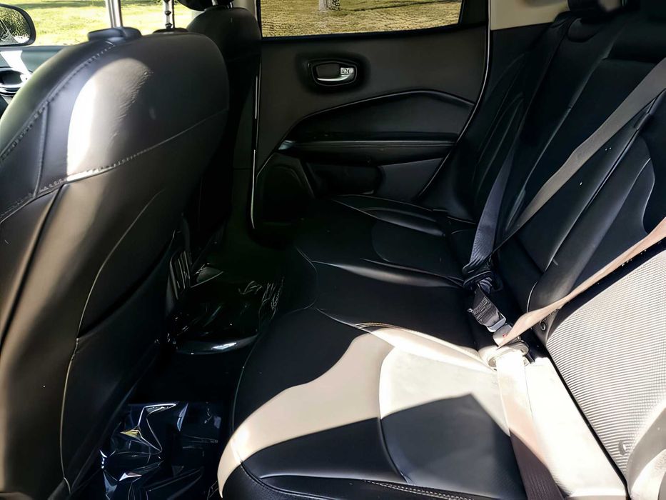 Jeep Compass      2021