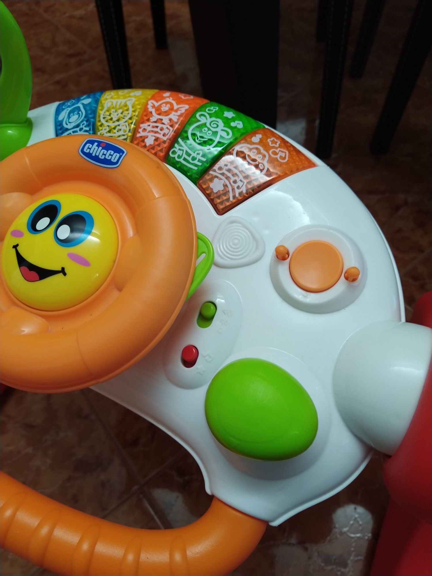 Brinquedo bebé Ginásio cresce e caminha da Chicco.
CHICCO
Ginásio Cres