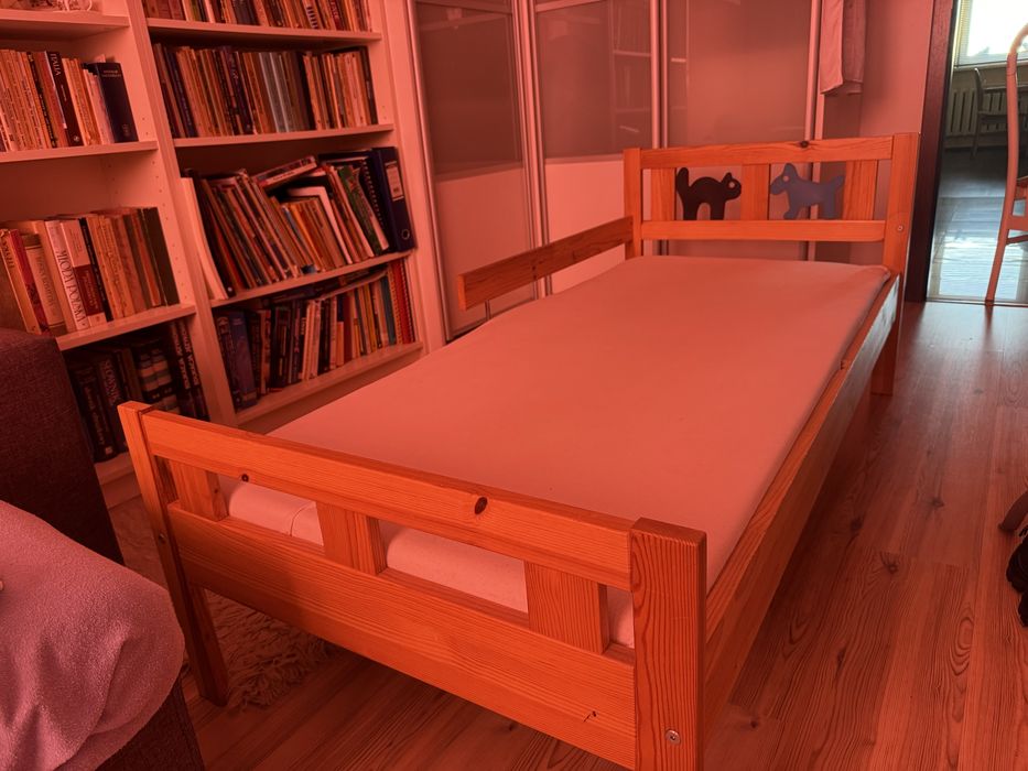 Łóżko dziecięce IKEA KRITTER 70×160 cm + materac – dobry stan