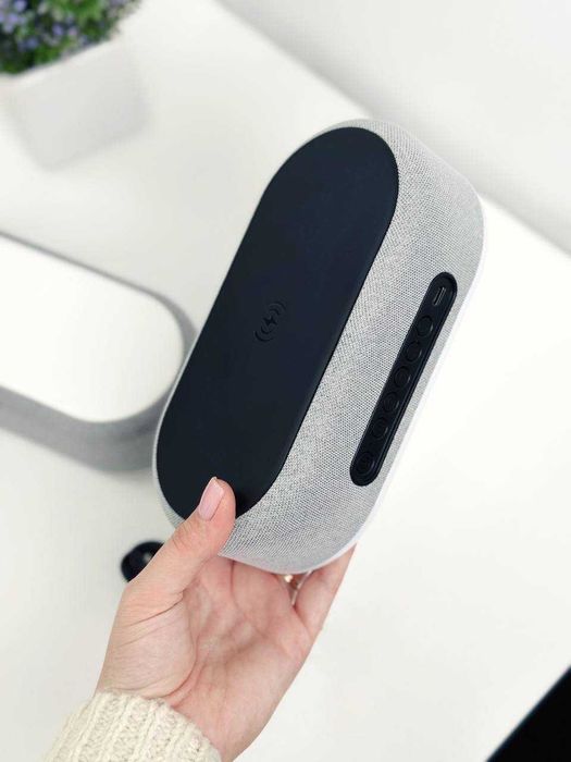 Бездротова зарядка для iPhone 4 в 1 YZ-6 чорна біла