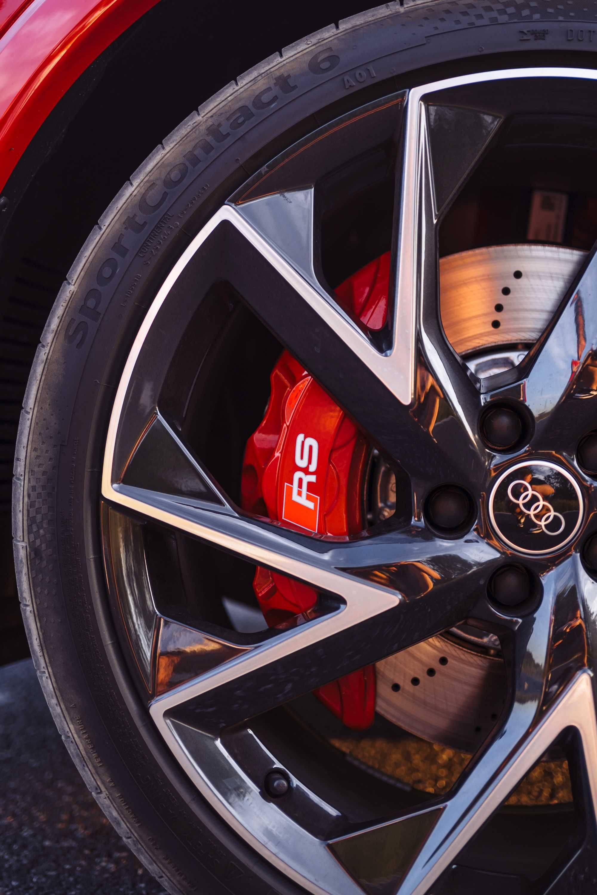 WYNAJEM Audi RSQ3 Poznań wypożyczalnia aut sportowych
