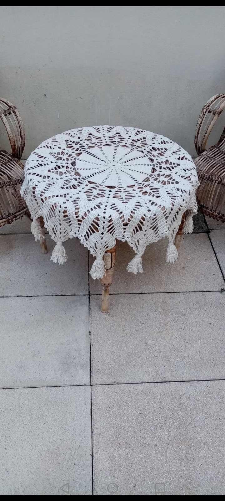 Toalhas de renda e colchas