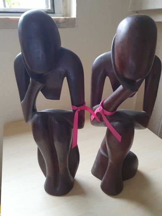 Estatuetas de madeira