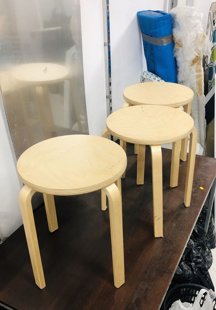 Sprzedam stolek~drewniany taboret