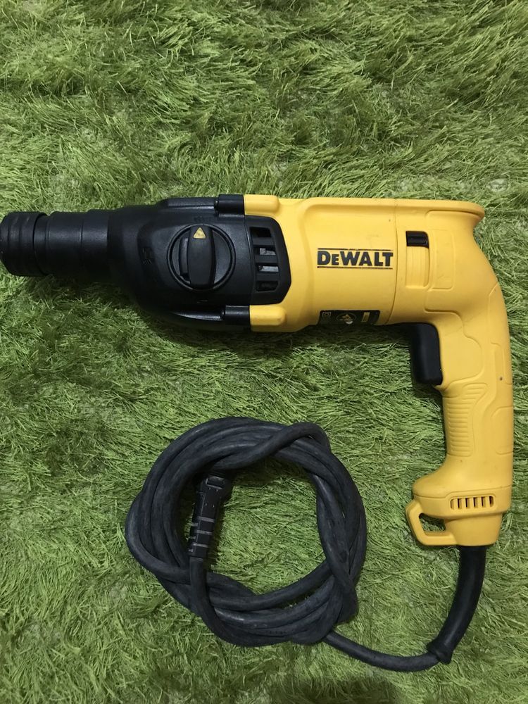Torna DEWALT com martelo demolidor
