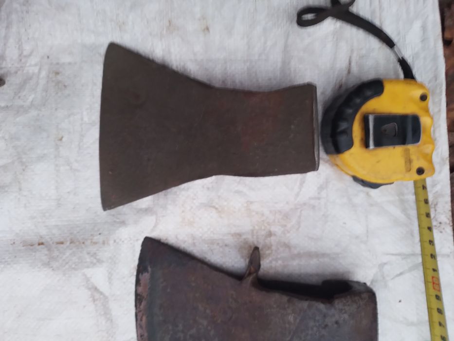 Топор  , вила , сокира