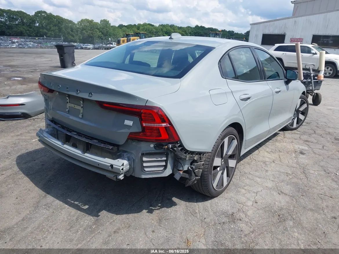 Volvo S60 2024 VOLVO S60 PLUG-IN HYBRID T8 PLUS / 4x4 / Automat