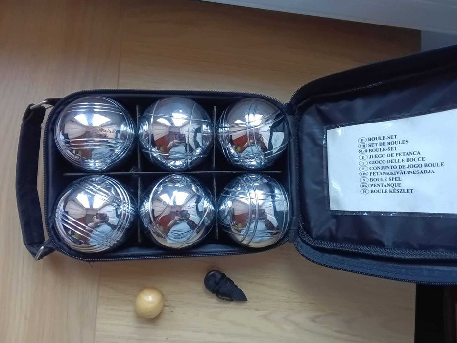 NOVO - Jogo de Petanca (Boule) com estojo (tenho 4 conjuntos)