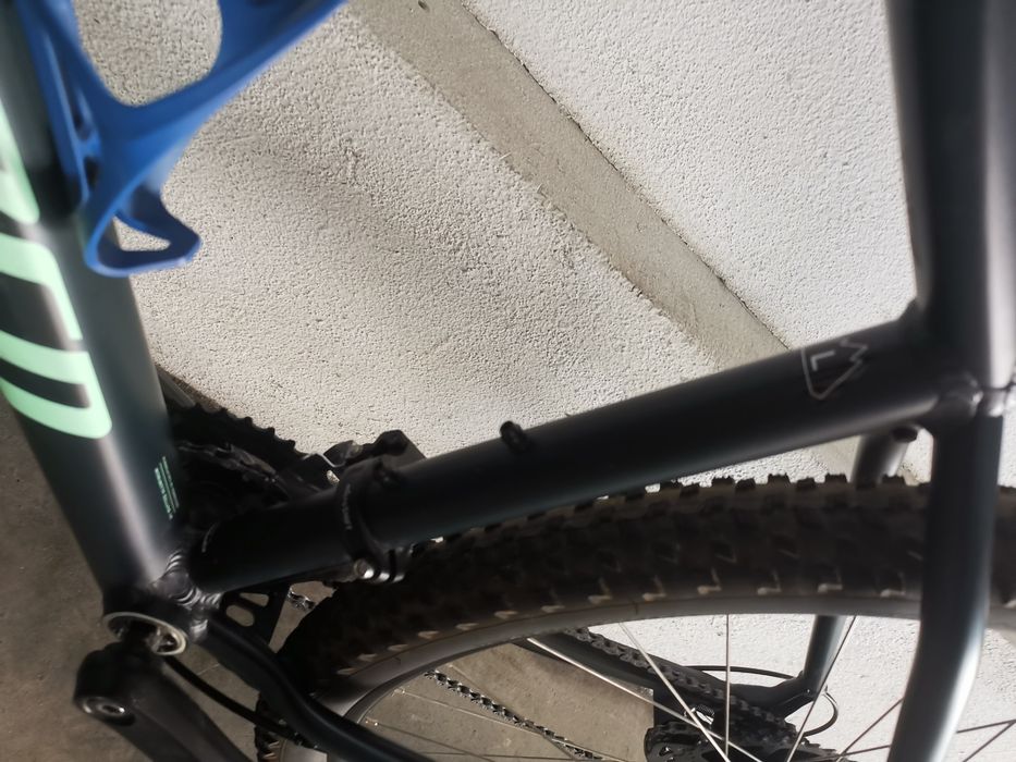 Bicicleta especialized Rockhopper  Sport como nova