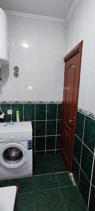 Продам двокімнатну квартиру покращеного планування.Цегляний будинок