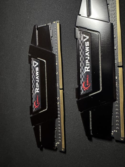 G.Skill Ripjaws V 32GB (2x16GB) DDR4 4000MHz CL16-16-16-36 S8B-Die