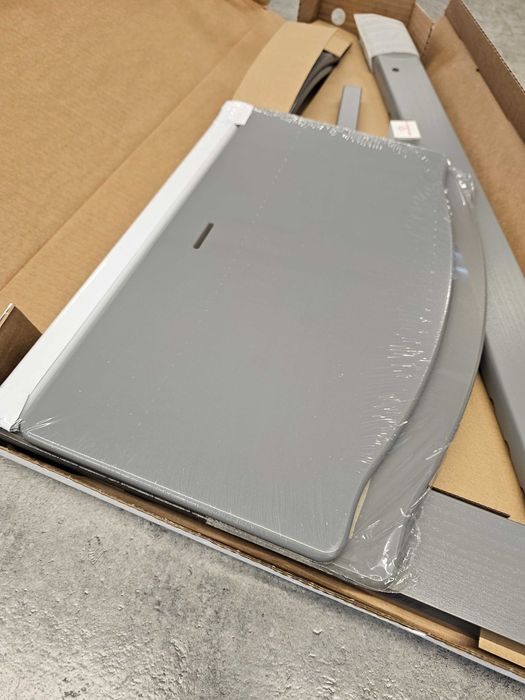 Stokke Tripp Trapp – nowy zestaw Storm Grey z akcesoriami