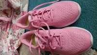 Новый кроссовки Nike 38.5 р