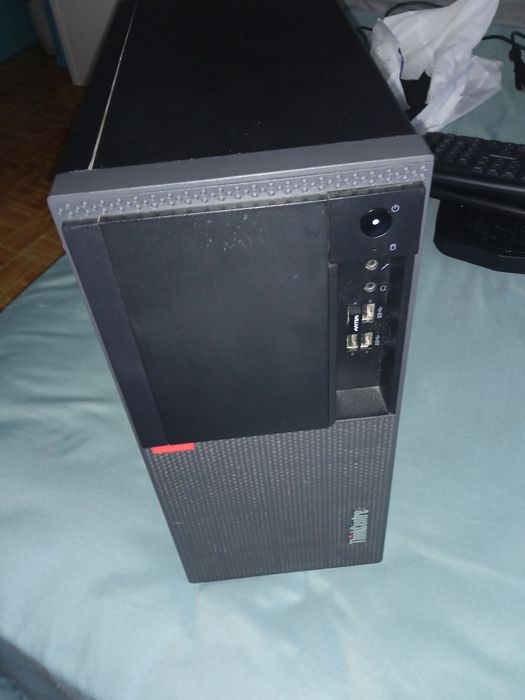 Vende-se torre em ótimo estado