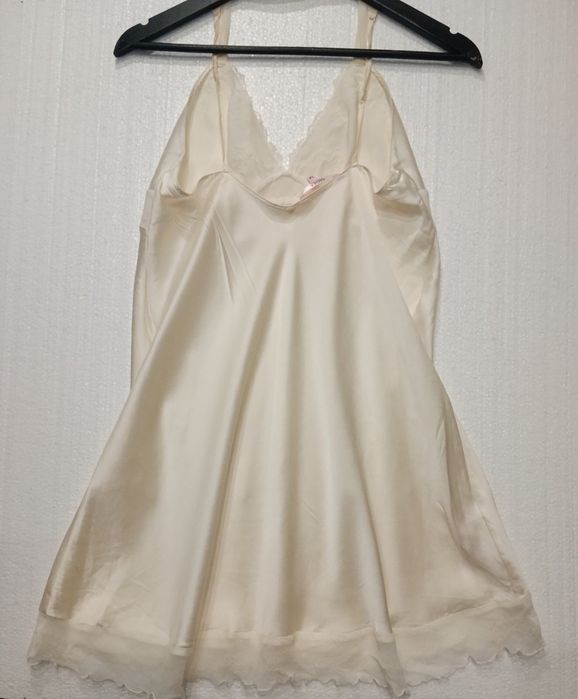 Шовкова вишита нічна сорочка reger by janet reger, la perla