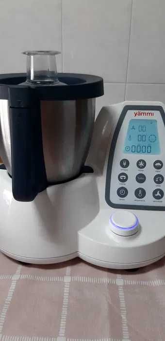 Robô de cozinha Yämmi 2 Upgrade, com livro de receitas.