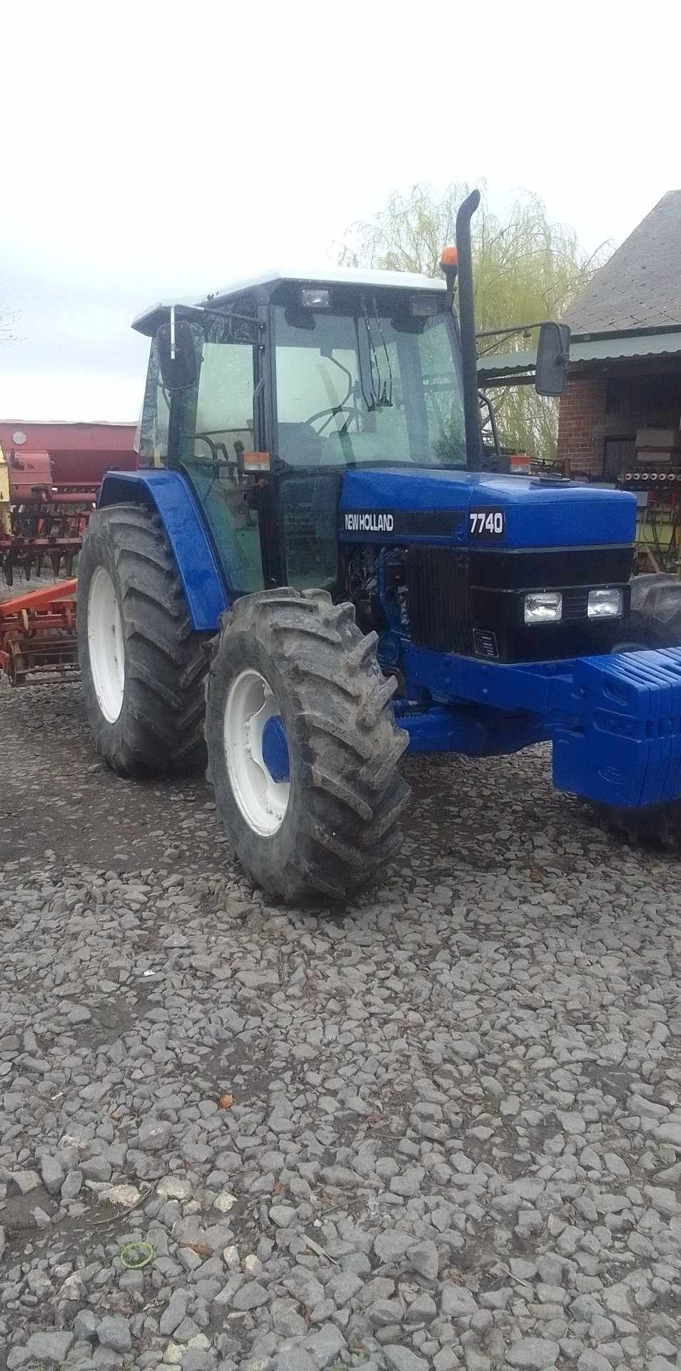 New Holland Ford 7740