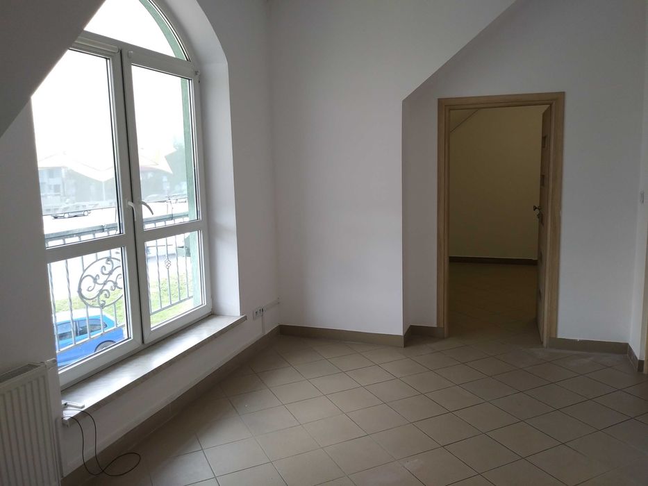 Lokal biurowo-usługowy (25 m2) - Brzesko przy rondzie