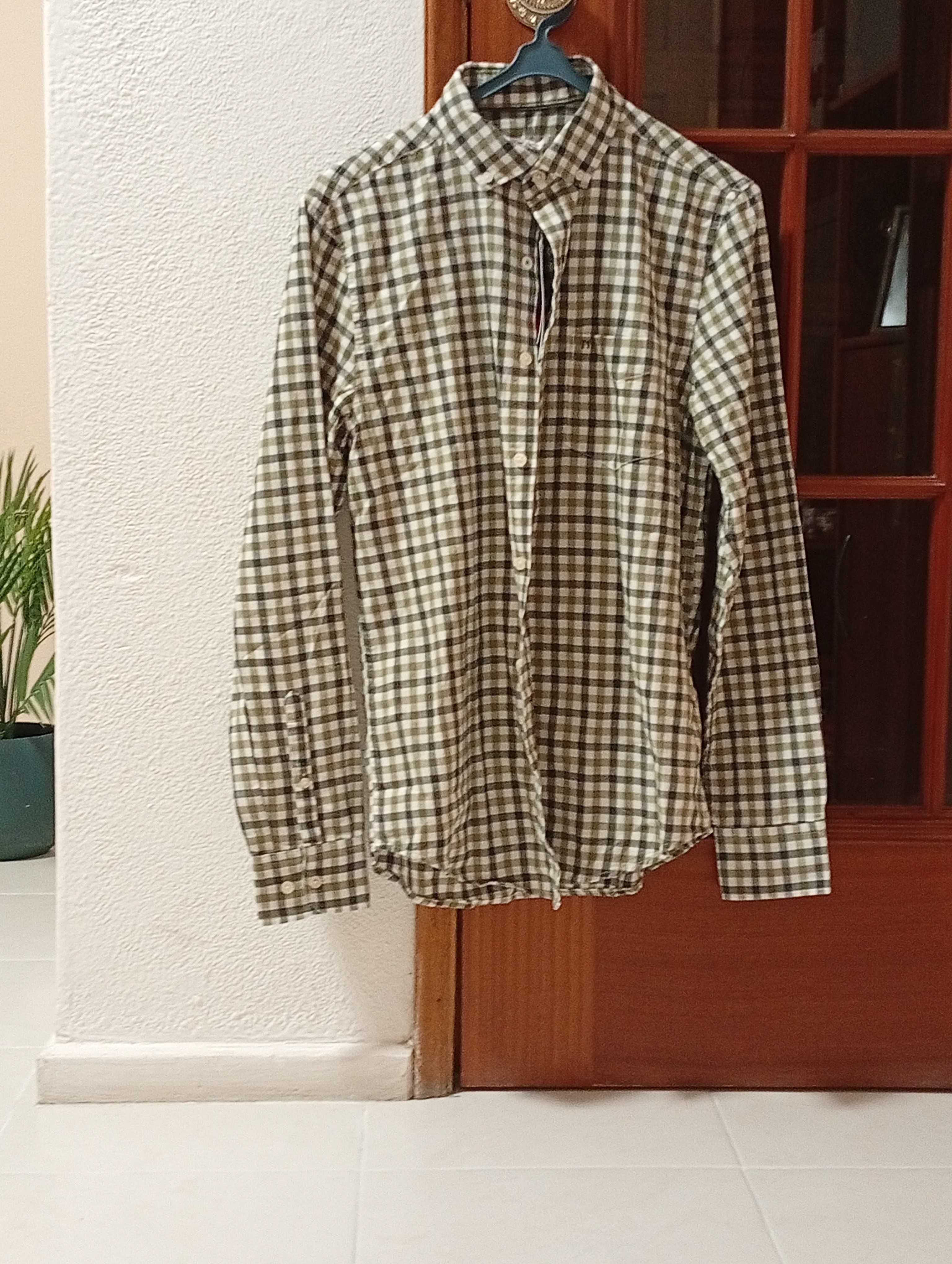 Camisa axadrezada verde nova (nunca foi usada)