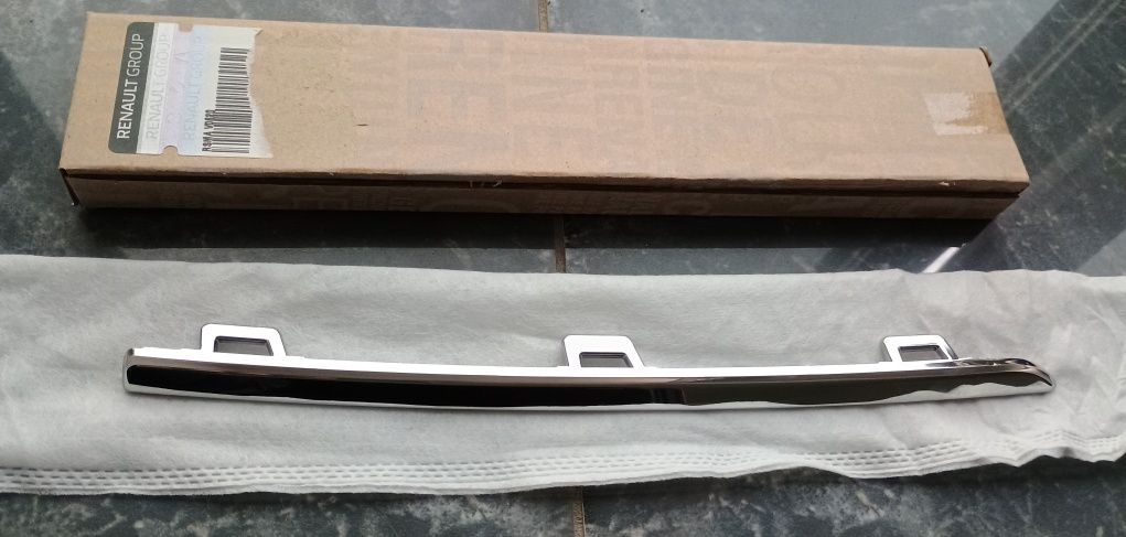 Накладка права хром Renault Logan 2 620729869R