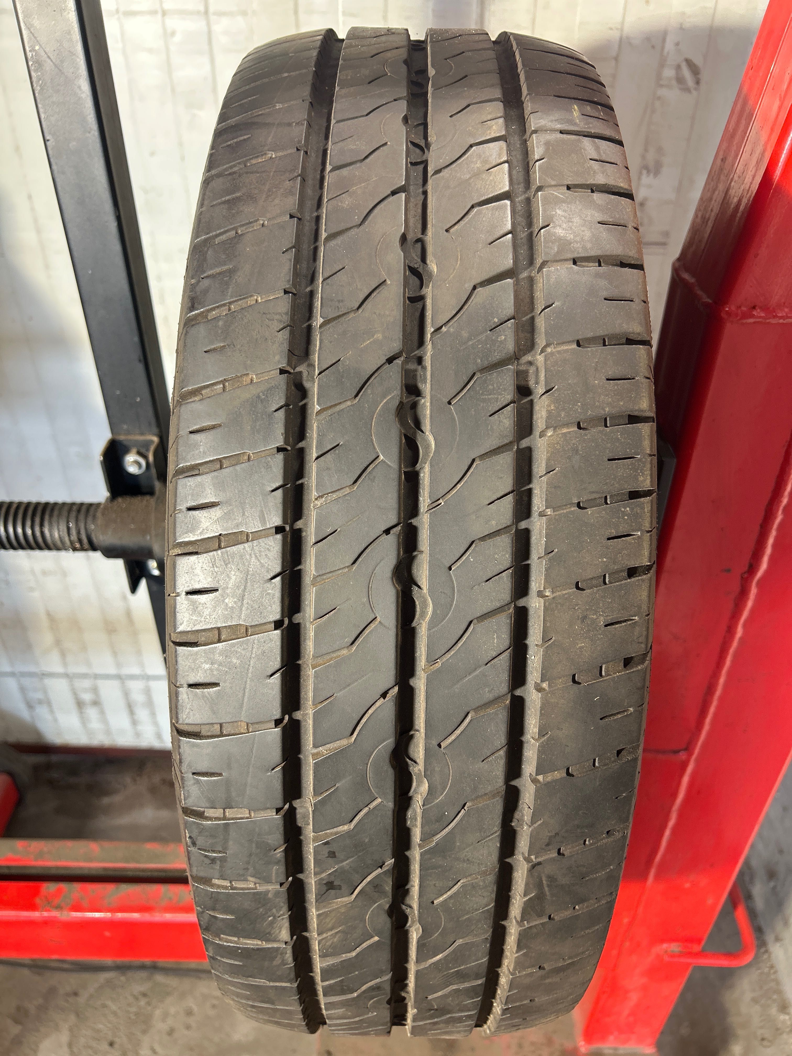 Semperit Van-life 2 215/65/16c 109/107T