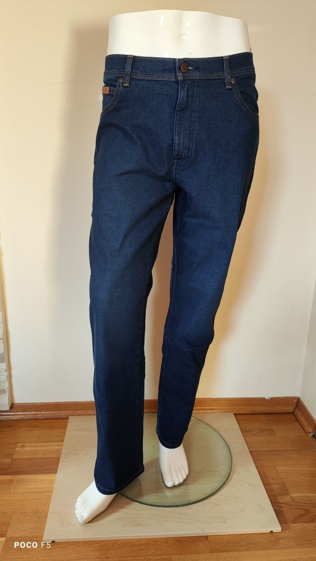 Wrangler Texas Straight The Mountain męskie jeans rozm 36/32 jak 35/32