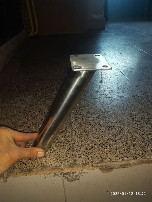 Pés em metal para moveis ou sofas