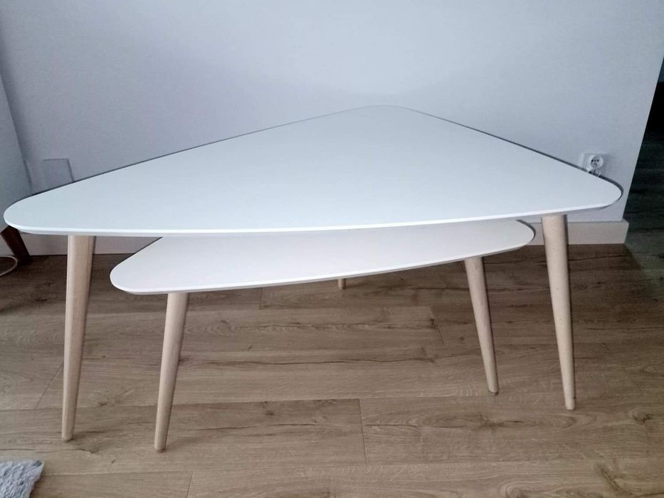Zestaw trójkątnych stolików kawowych do salonu# styl skandynawski