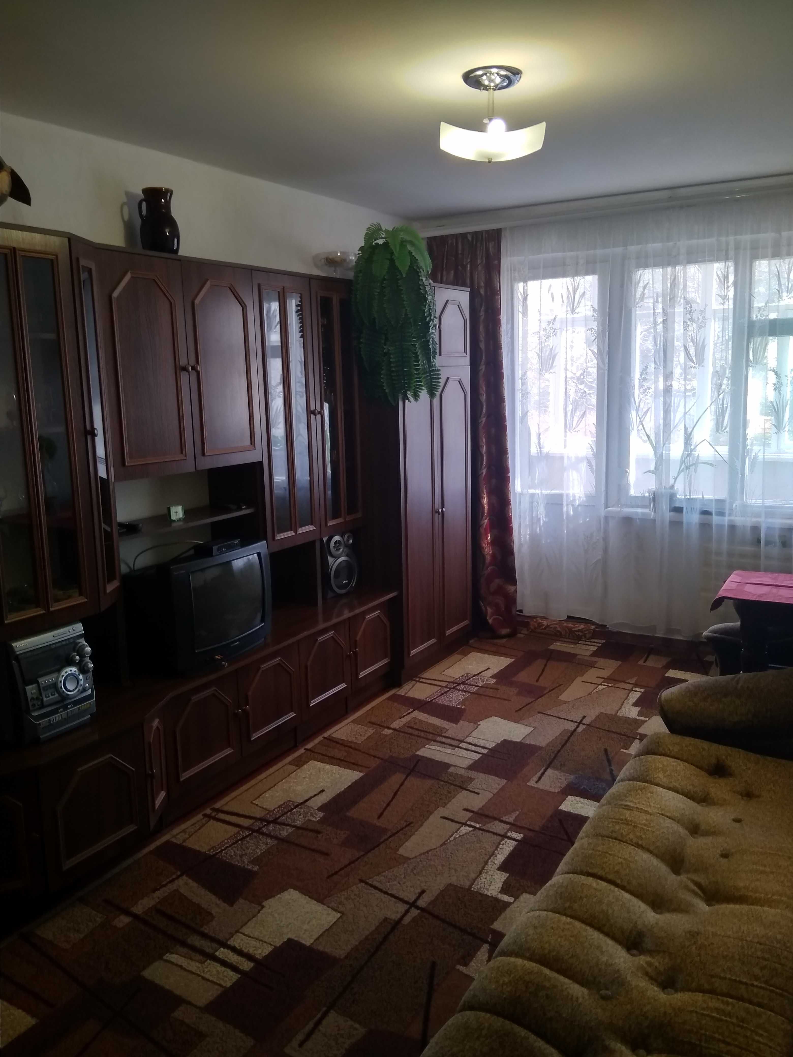 Сдам 2к. квартиру 2/5 на довгий термін Г. Маріуполя (Бресту)