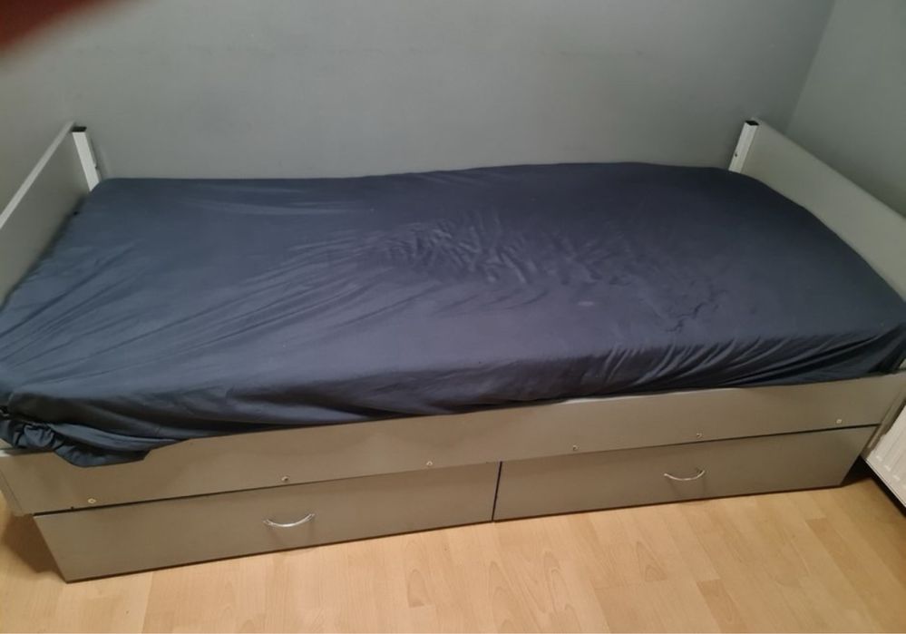 Solidne łóżko z szufladami dobrej jakości  Jednoosobowe materac w kpl