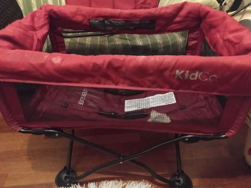 Berço de viagem fácil de desmontar e transportar