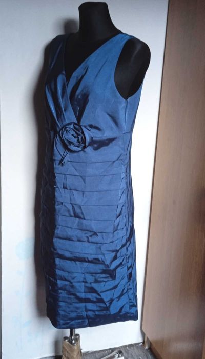 Wizytowa niebieska sukienka r. 46/48