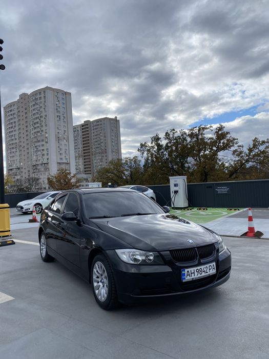 Продам BMW E90 2.0