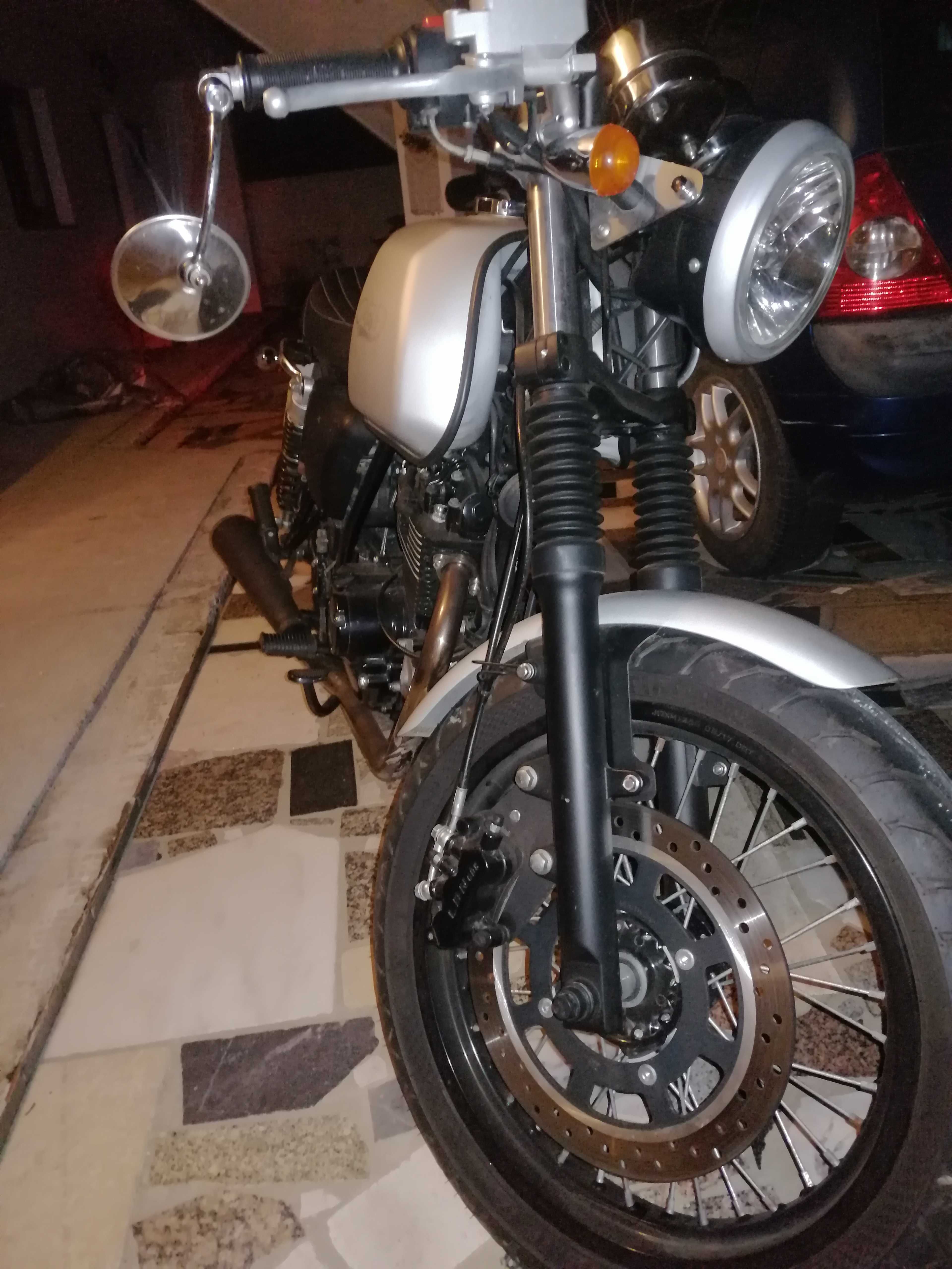 Mota cafe racer como novq