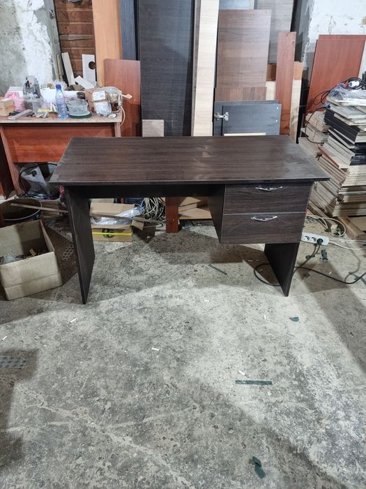 Офисные новые столы