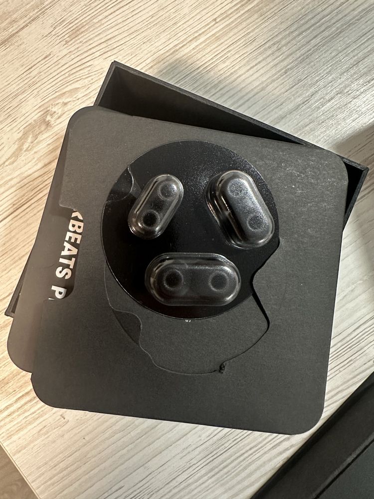 Продам Powerbeats pro