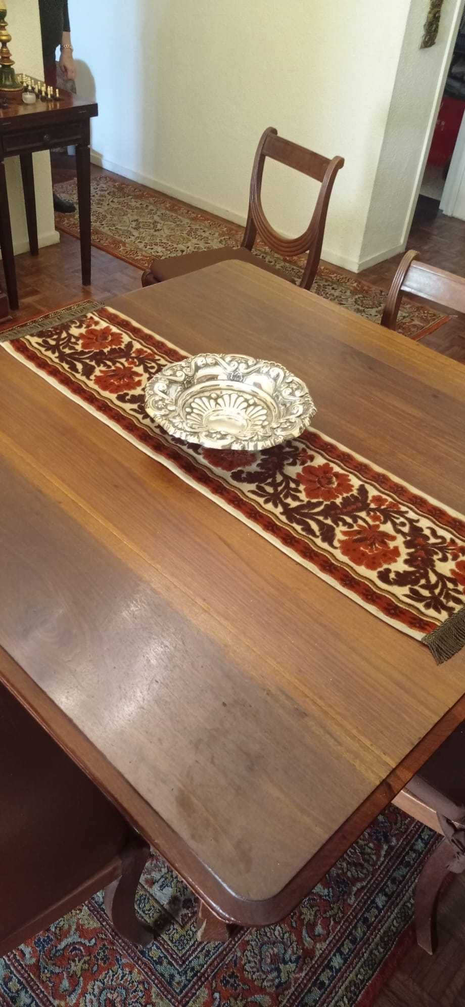 Mesa de casa de jantar em cerejeira