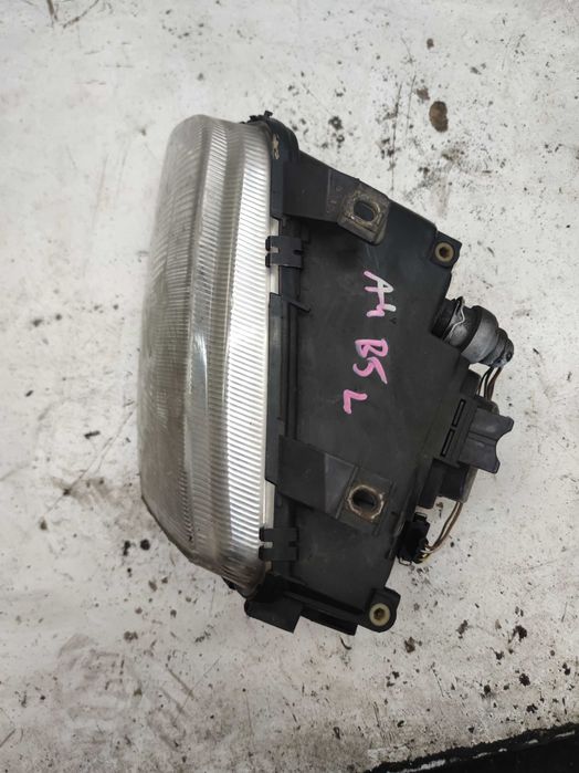 Audi A4 B5 Lampa Przednia Lewa Lewy Przód LP