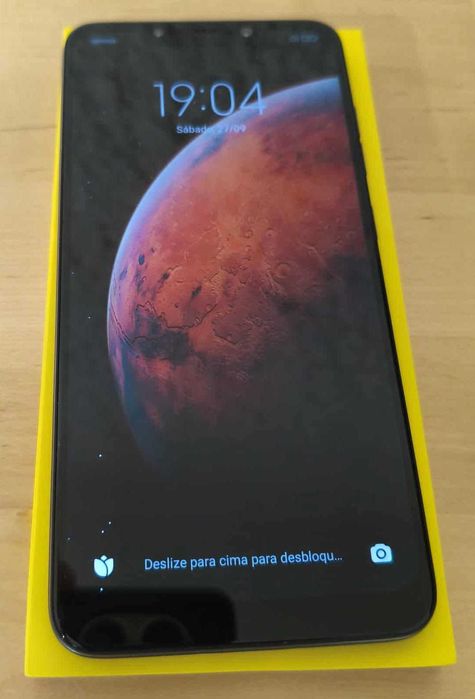 Poccphone F1  - Xiaomi, versão global.