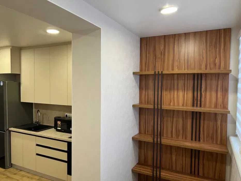 42000ЖК Мира 2 Е-видновленняПродамУкомплектованную 1 комн кварт 4 этAS