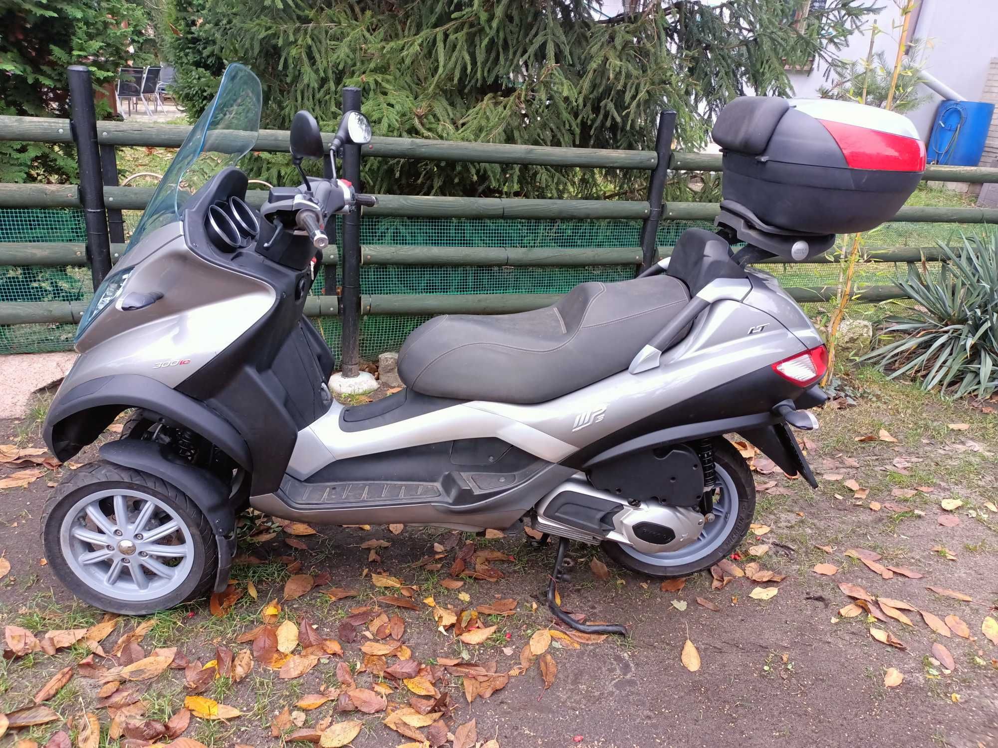 piaggio mp3 300lt