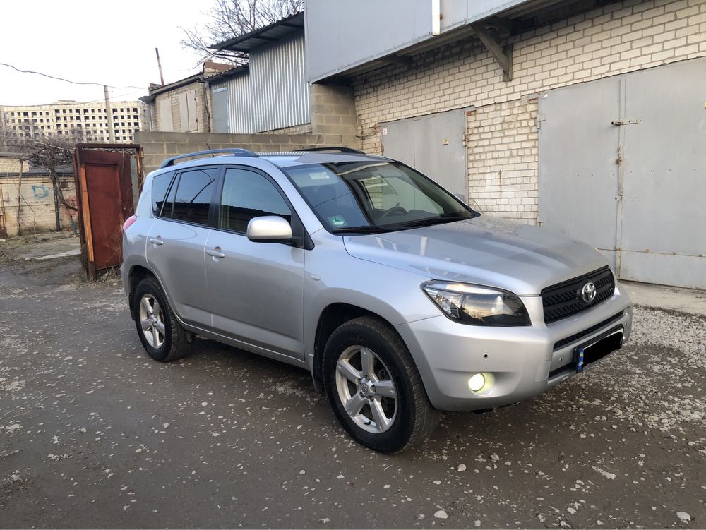 Продам Toyota rav4