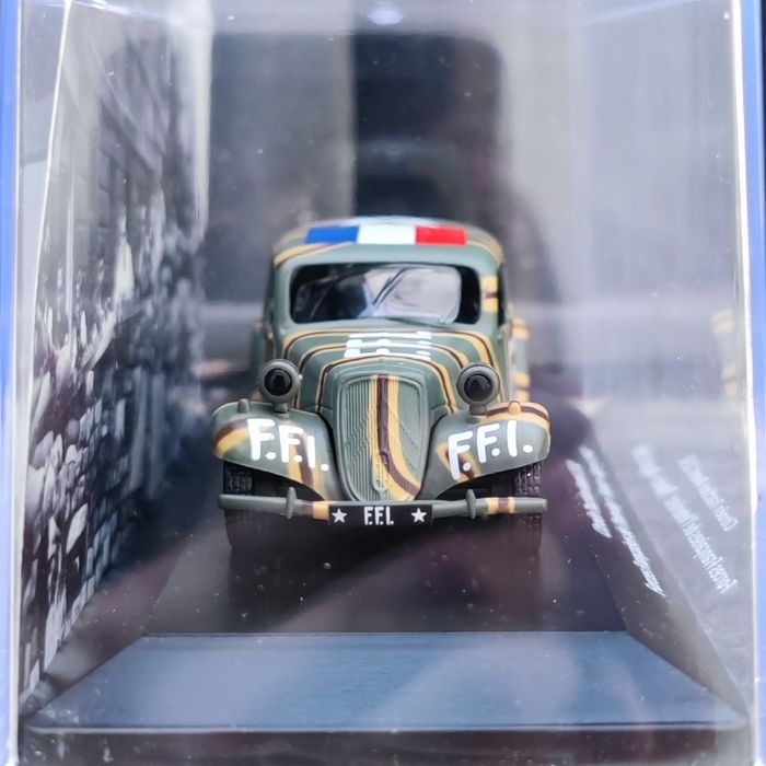 Citroën traction Avant 1/43 Miniatura