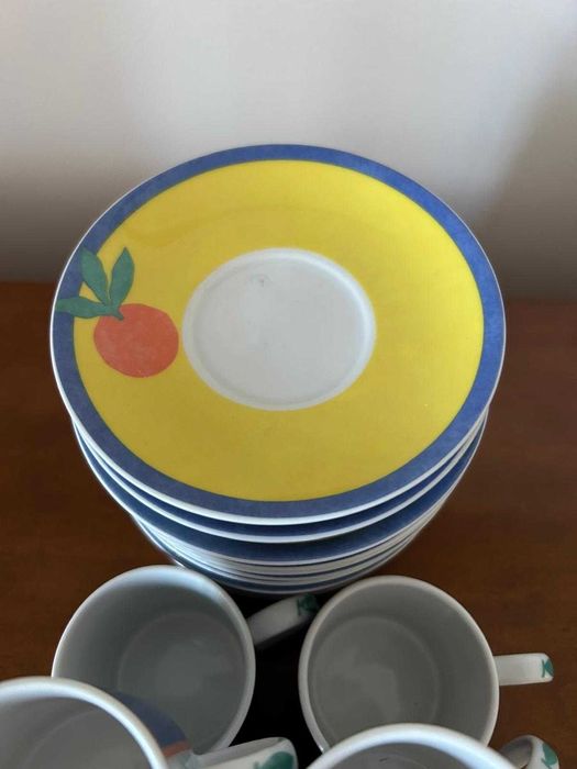Serviço de café Vista Alegre e 2 Canecas, como novo (usado uma vez)