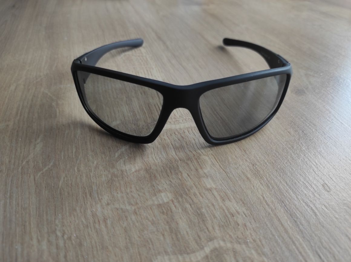 Okulary fotochromowe przeciwsłoneczne