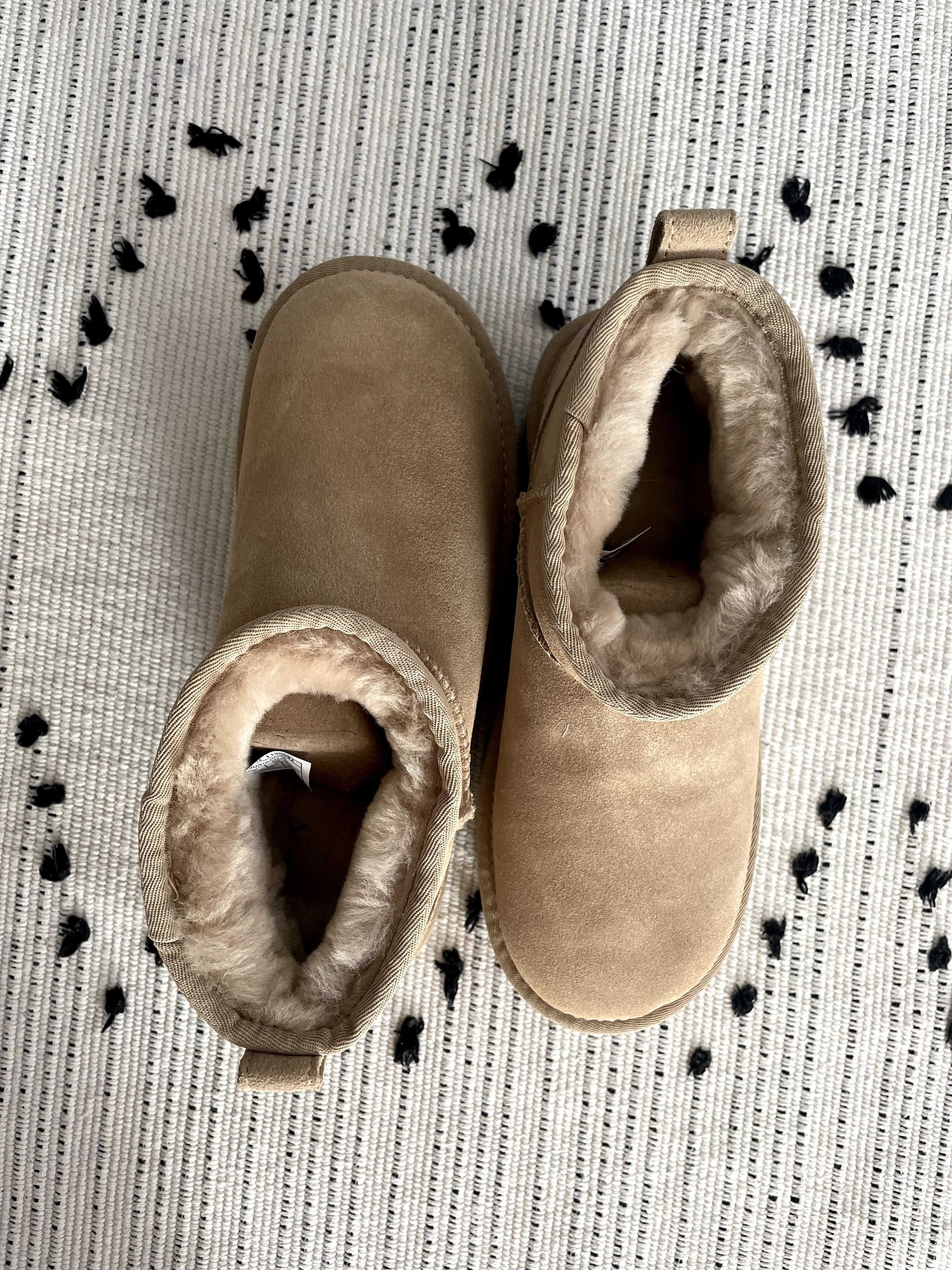 Śniegowce UGG Ultra Mini Platform Sand, rozmiar 39