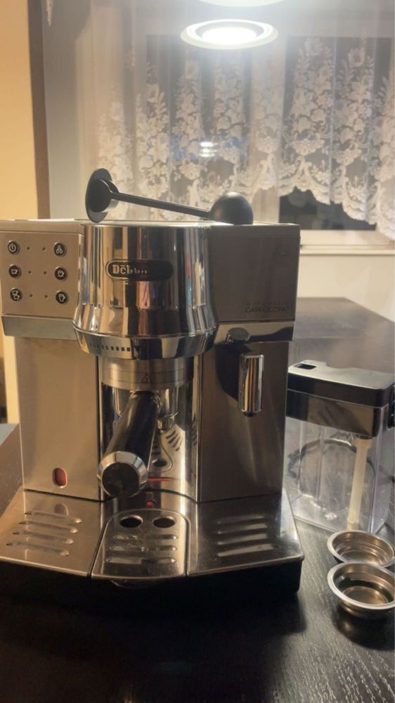 Express cisnieniowy Delonghi