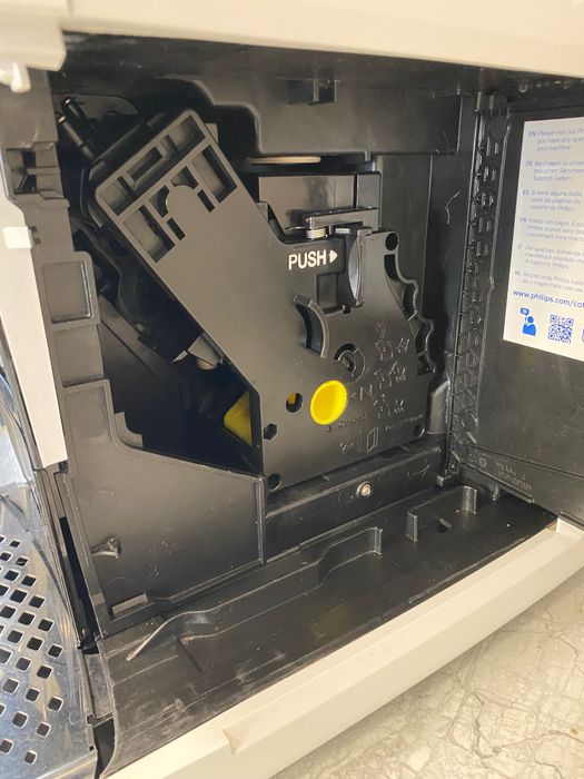 Кавомашина Philips EP 3243 LatteGo